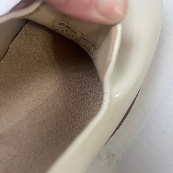 Vionic Womens 9.5 Aster Willa Wedge Ivory Patent Leather Arch Support - Picture 7 of 7